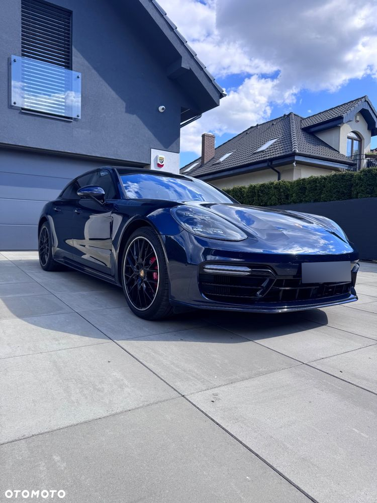 Porsche Panamera Turbo Sport Turismo - 3