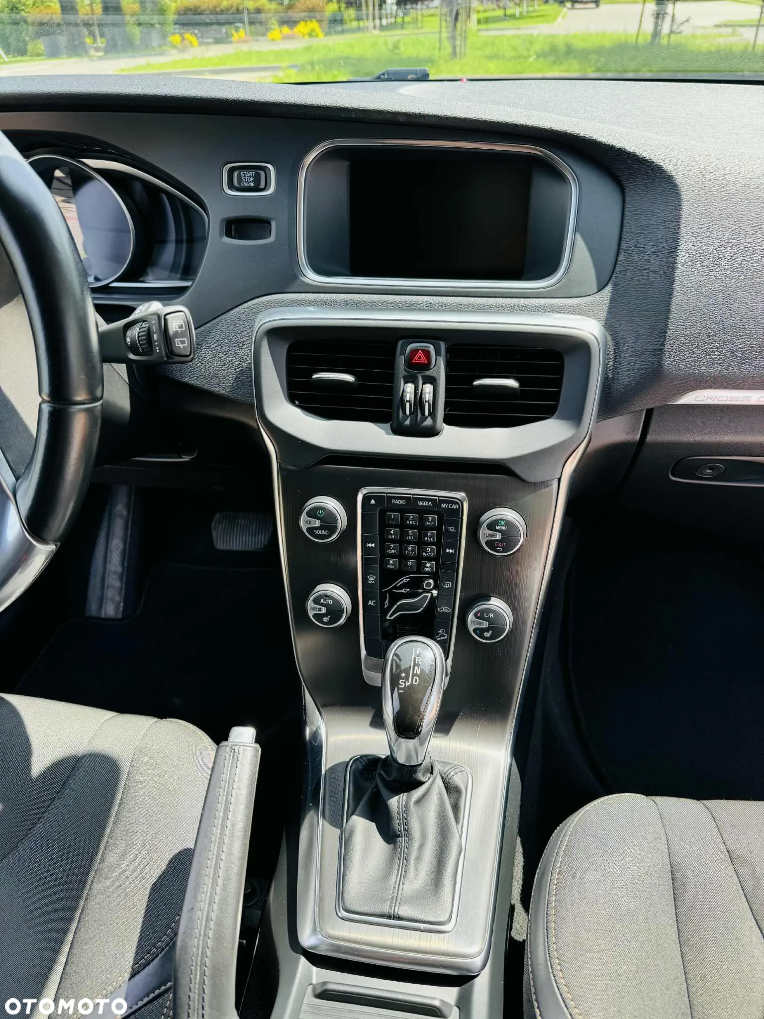 Volvo V40 Cross Country T4 AWD Momentum - 23