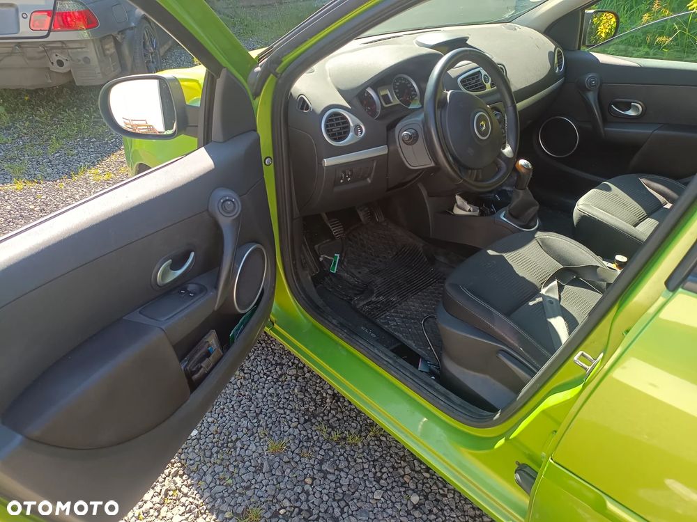 Renault Clio - 6