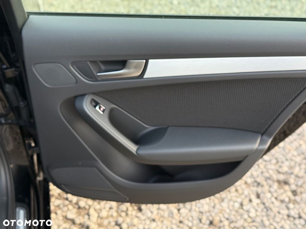 Audi A4 Avant 2.0 TDI DPF S line Sportpaket - 33