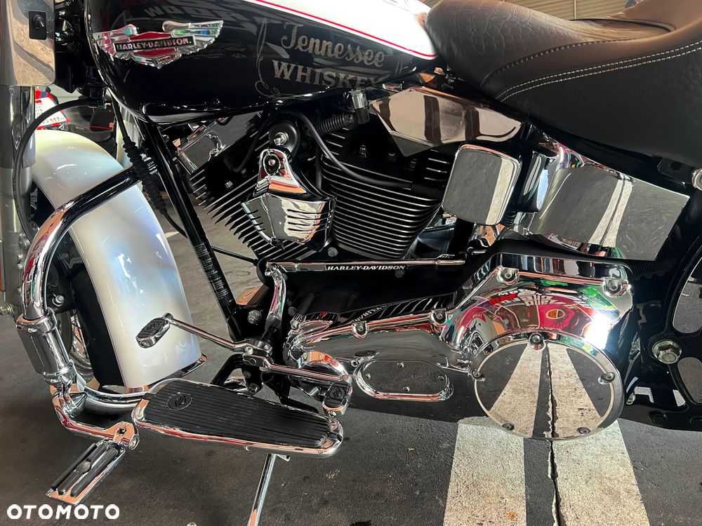 Harley-Davidson Softail Deluxe - 21