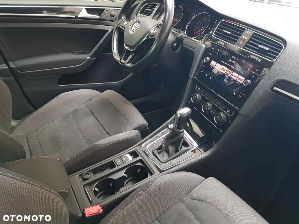 Volkswagen Golf - 8