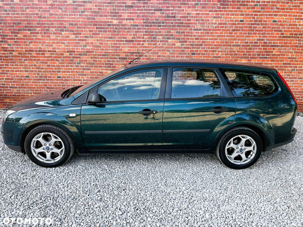 Ford Focus 1.8 Trend - 34