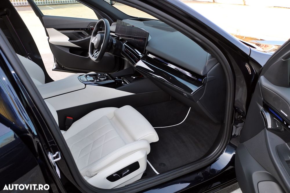 BMW Seria 5 520d Aut. - 34