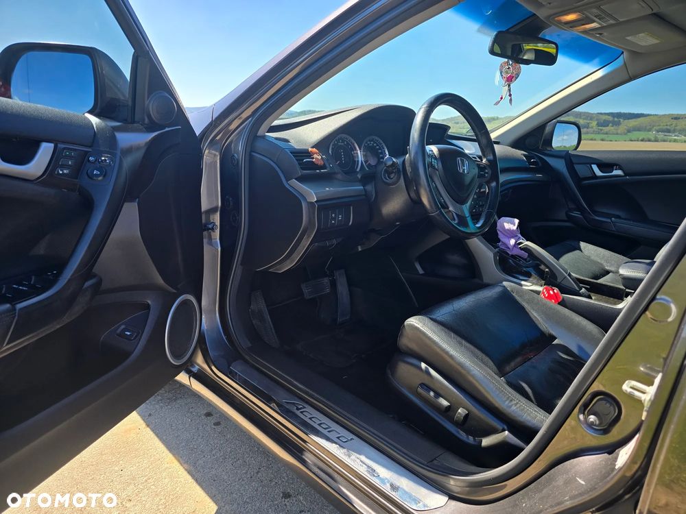 Honda Accord 2.0 Executive Nav - 15