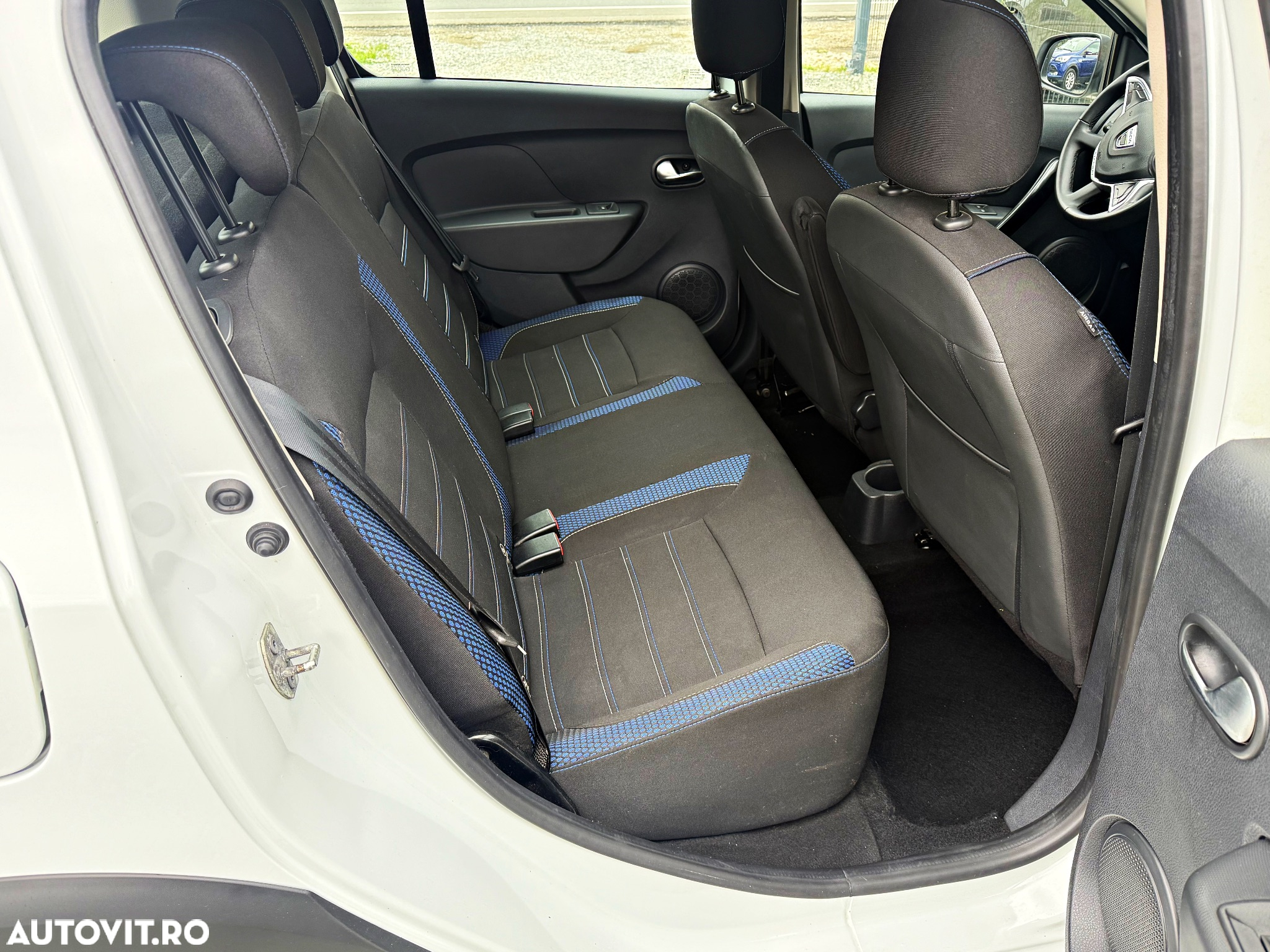 Dacia Sandero Stepway Blue dCi 95 Celebration - 17