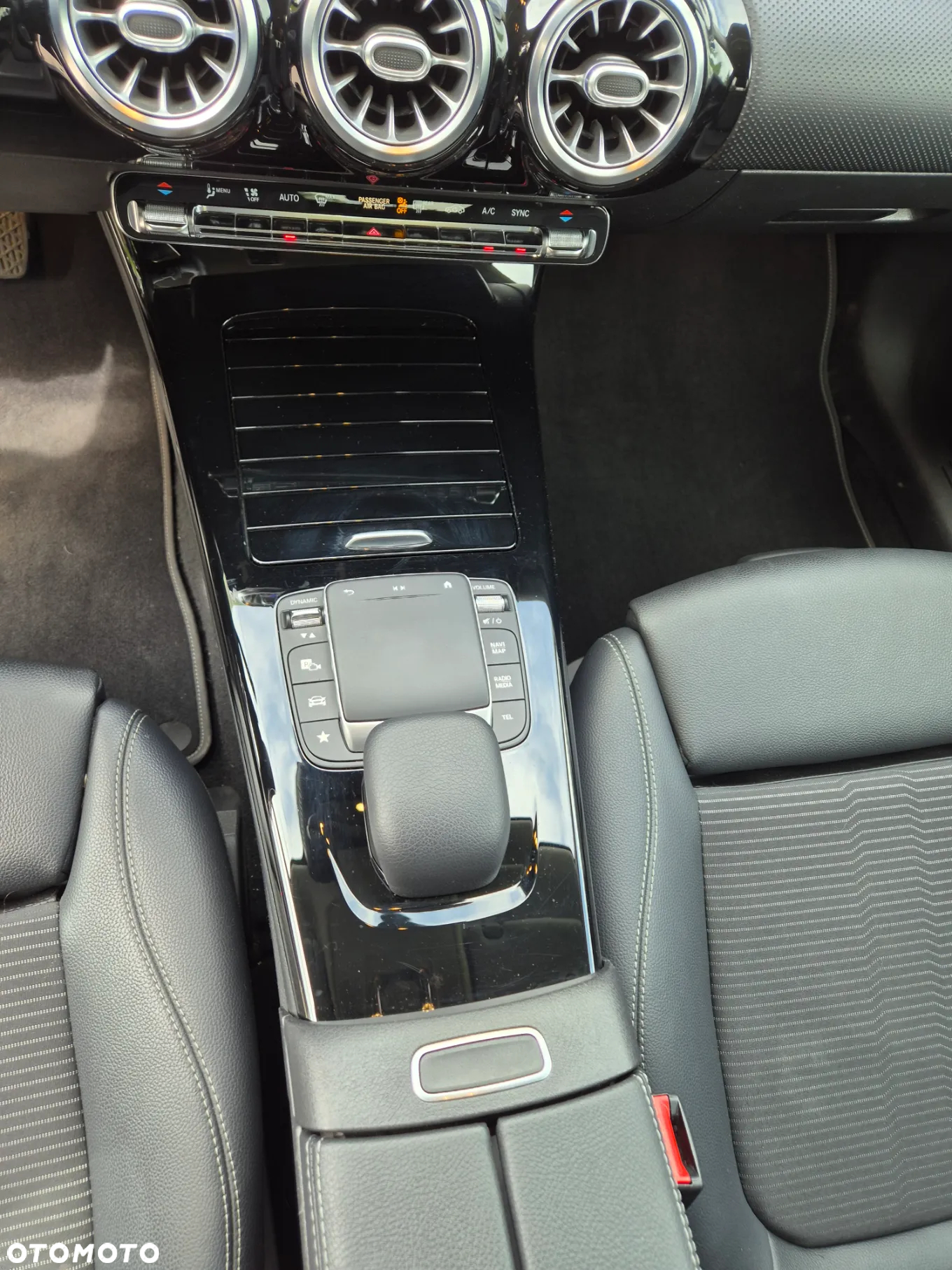 Mercedes-Benz Klasa A 220 4-Matic Progressive 7G-DCT - 13