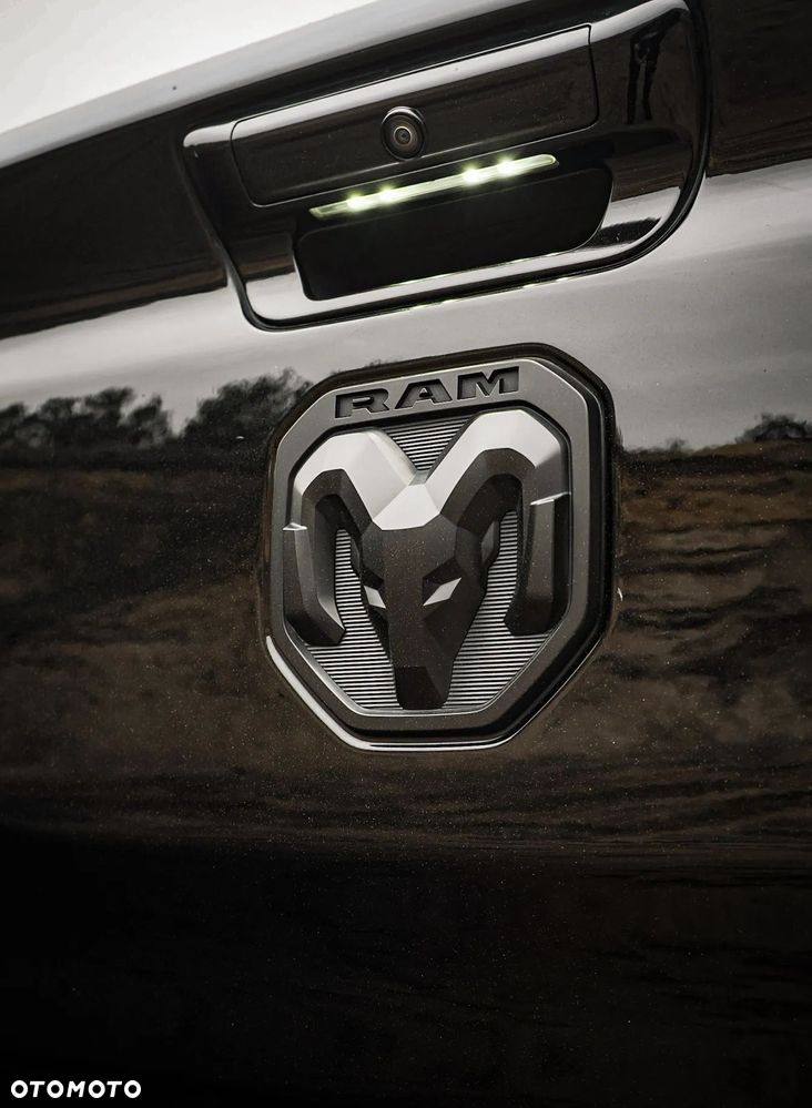 RAM 1500 5.7 eTorque Crew Cab Shortbed Limited Black - 15