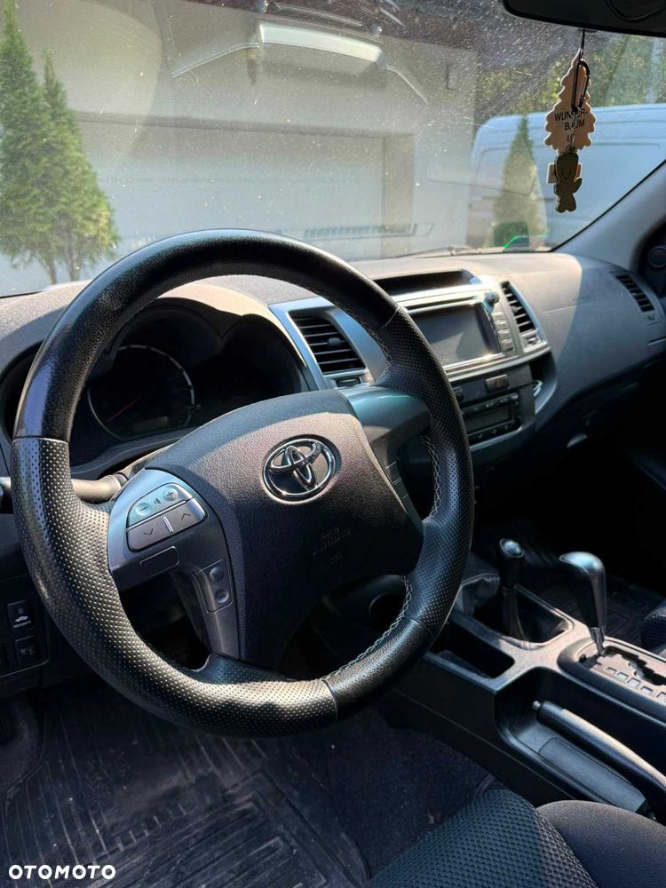 Toyota Hilux - 4