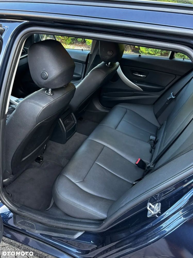 BMW Seria 3 320d Efficient Dynamics - 17