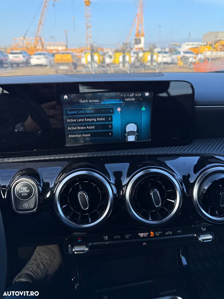 Mercedes-Benz CLA - 27