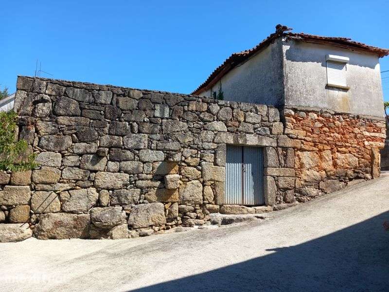 Casa para restaurar com terreno - Grande imagem: 3/9