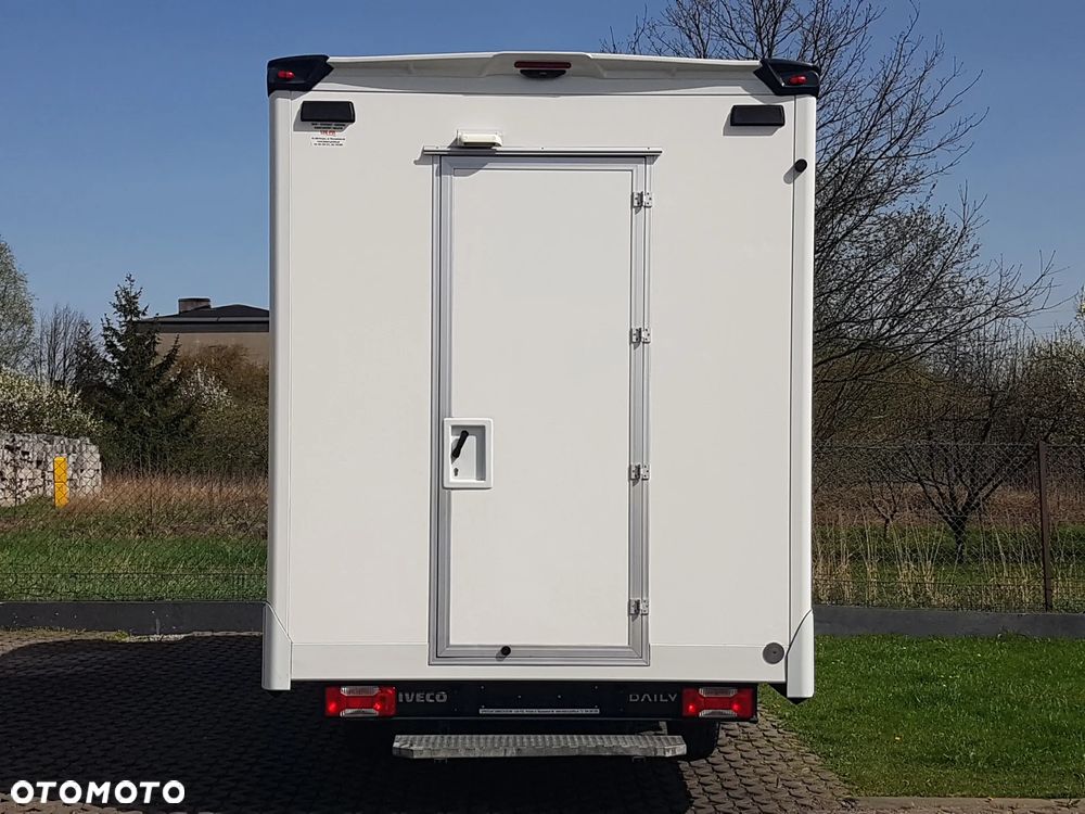 Iveco DAILY KONTENER NISKOPODŁOGOWY 4,43x2,23x2,42 SKLEP KAMPER FOODTRUCK BAR KLIMA KONIOWÓZ - 16