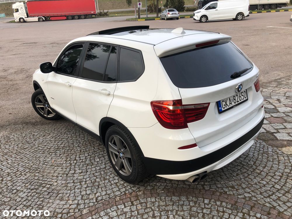 BMW X3 xDrive28i Sport-Aut - 4