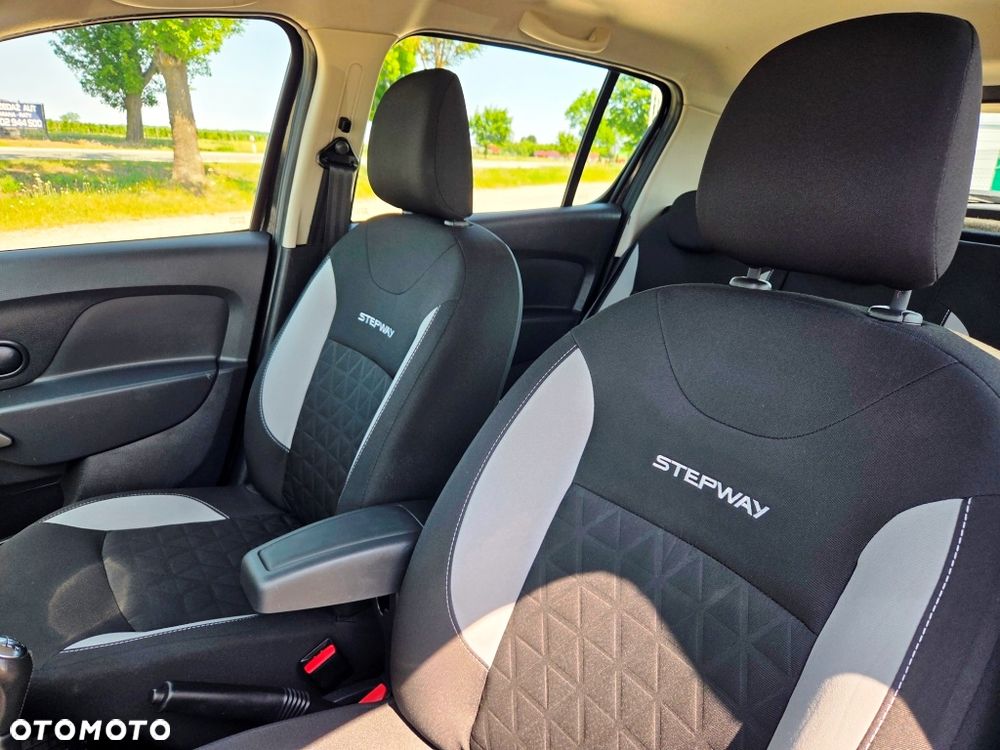 Dacia Sandero Stepway TCe 90 Prestige - 28