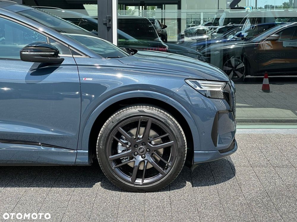 Audi Q4 e-tron - 6