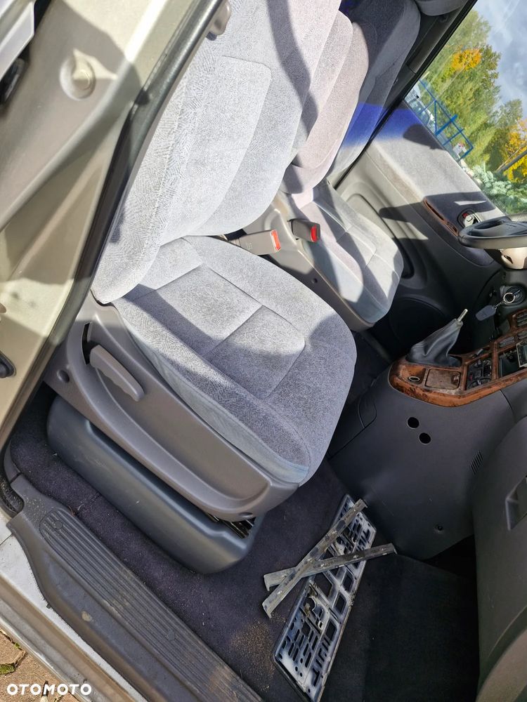 fotel / fotele / kanapy /  Kia Carnival - 3