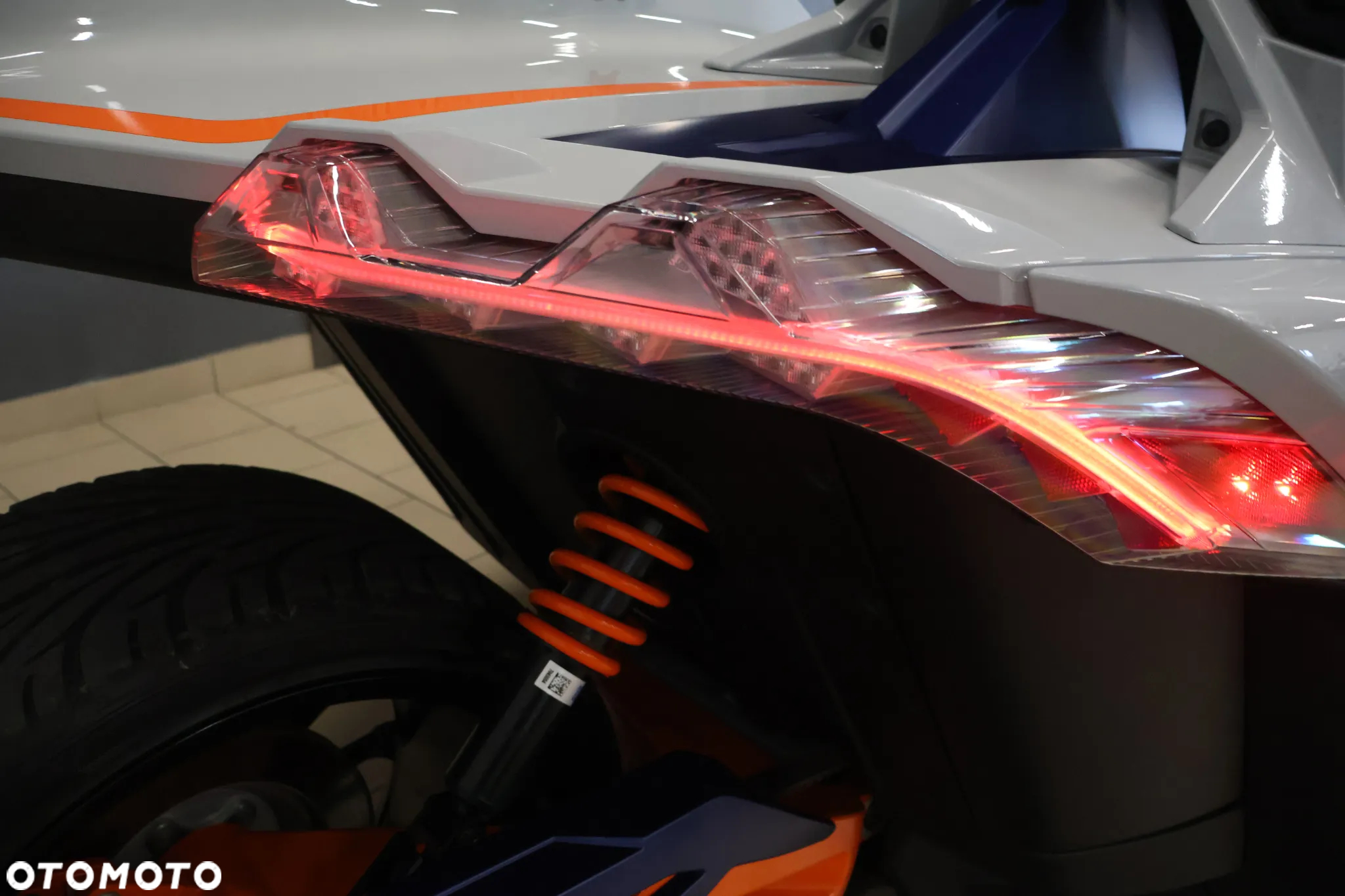 Polaris Inny - 16