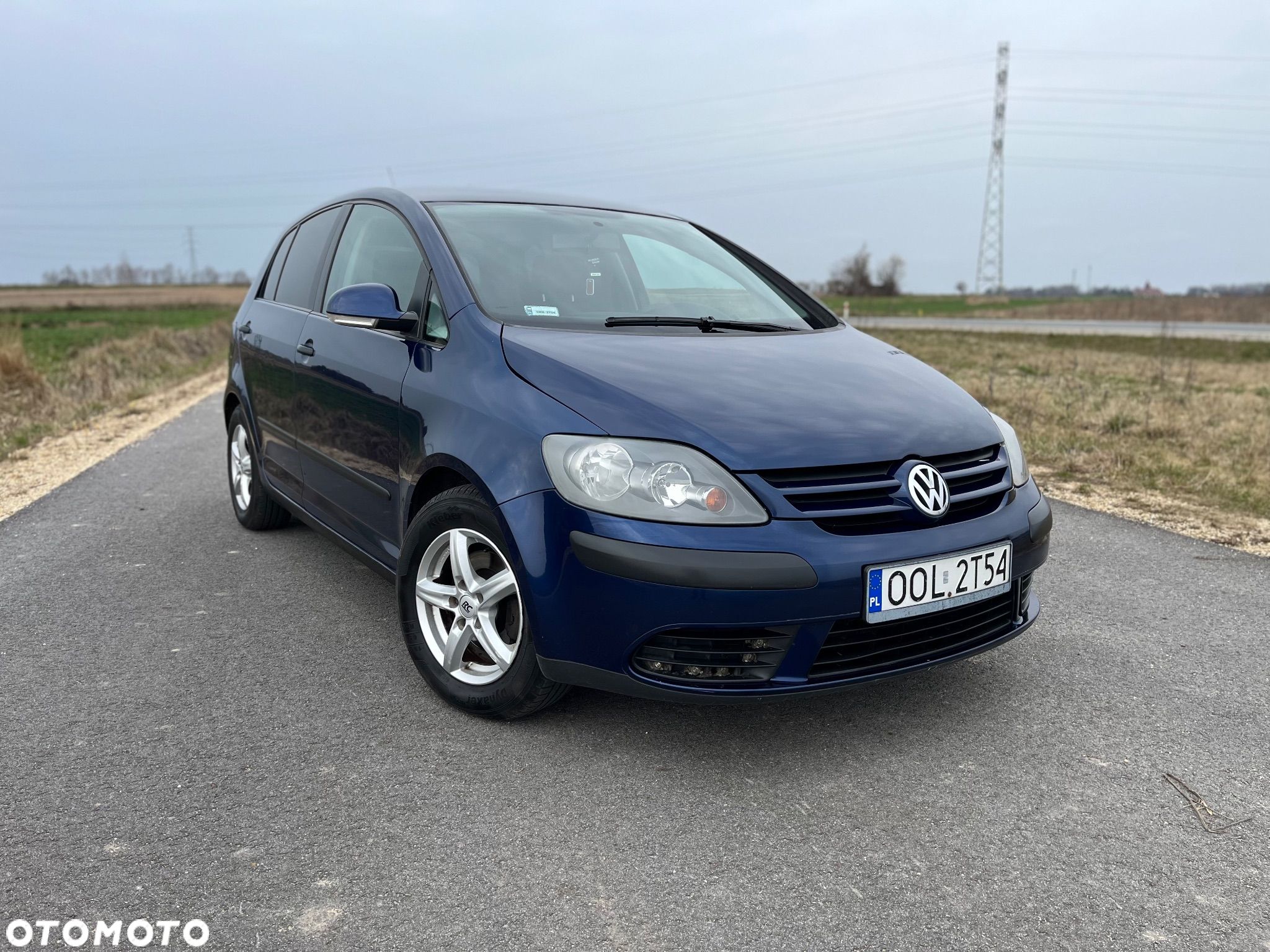 Volkswagen Golf - 1