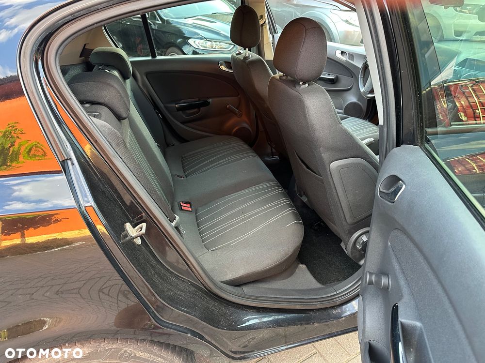 Opel Corsa 1.2 16V Essentia - 11