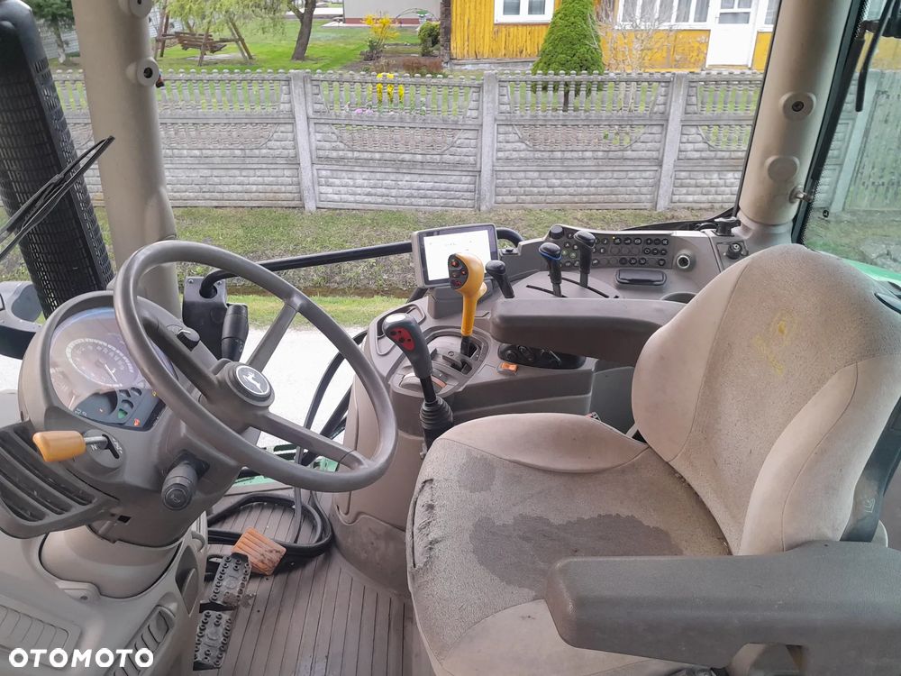 John Deere 6105R - 11