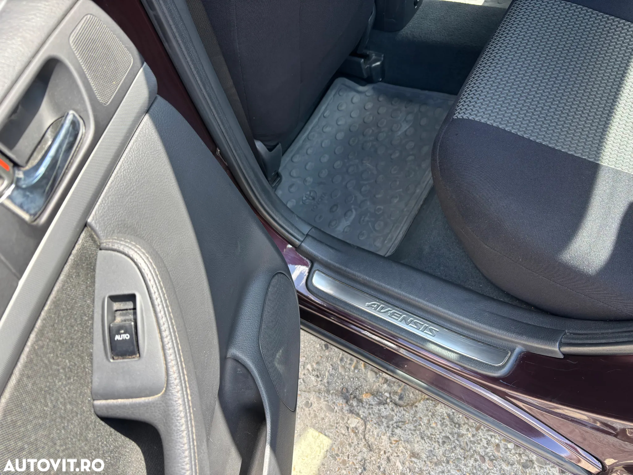Toyota Avensis 1.8 Comfort - 9
