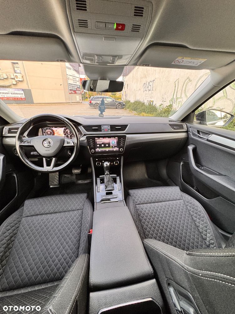 Skoda Superb 2.0 TDI L&K DSG - 17