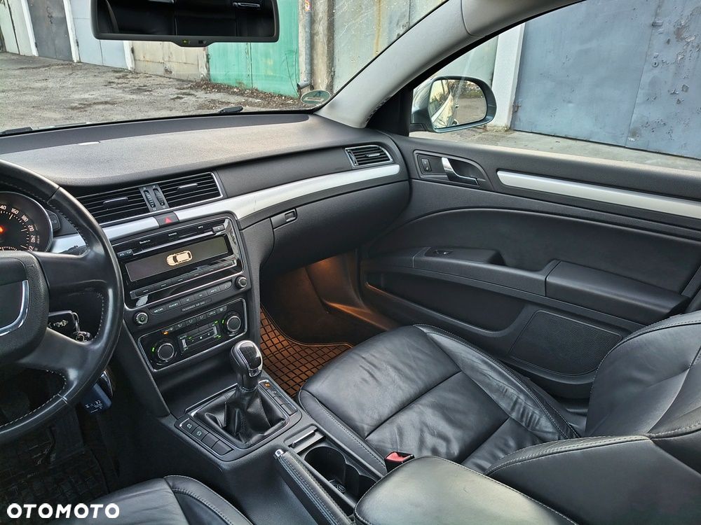 Skoda Superb 2.0 TDI PD Comfort - 24