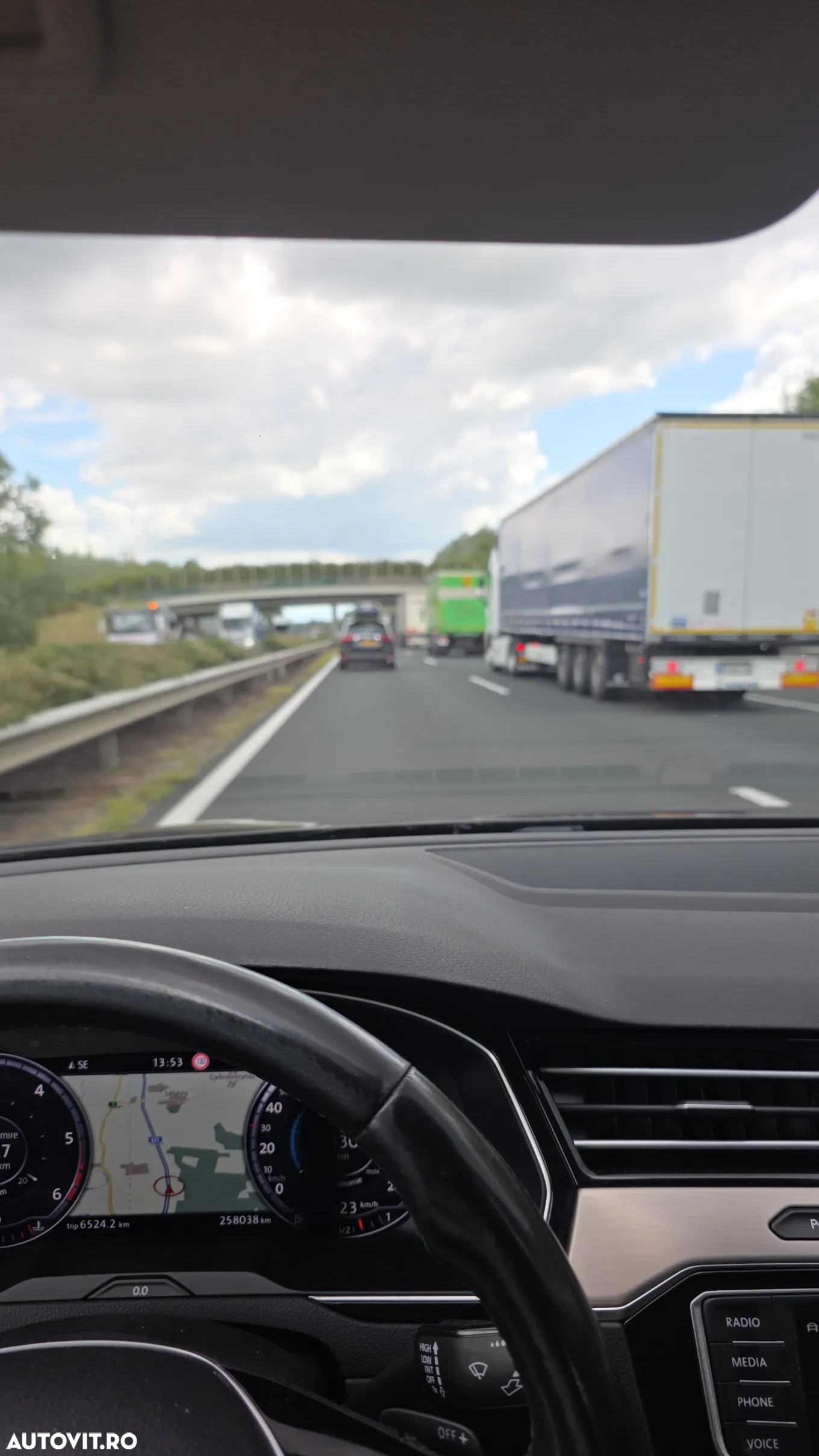 Volkswagen Passat - 28
