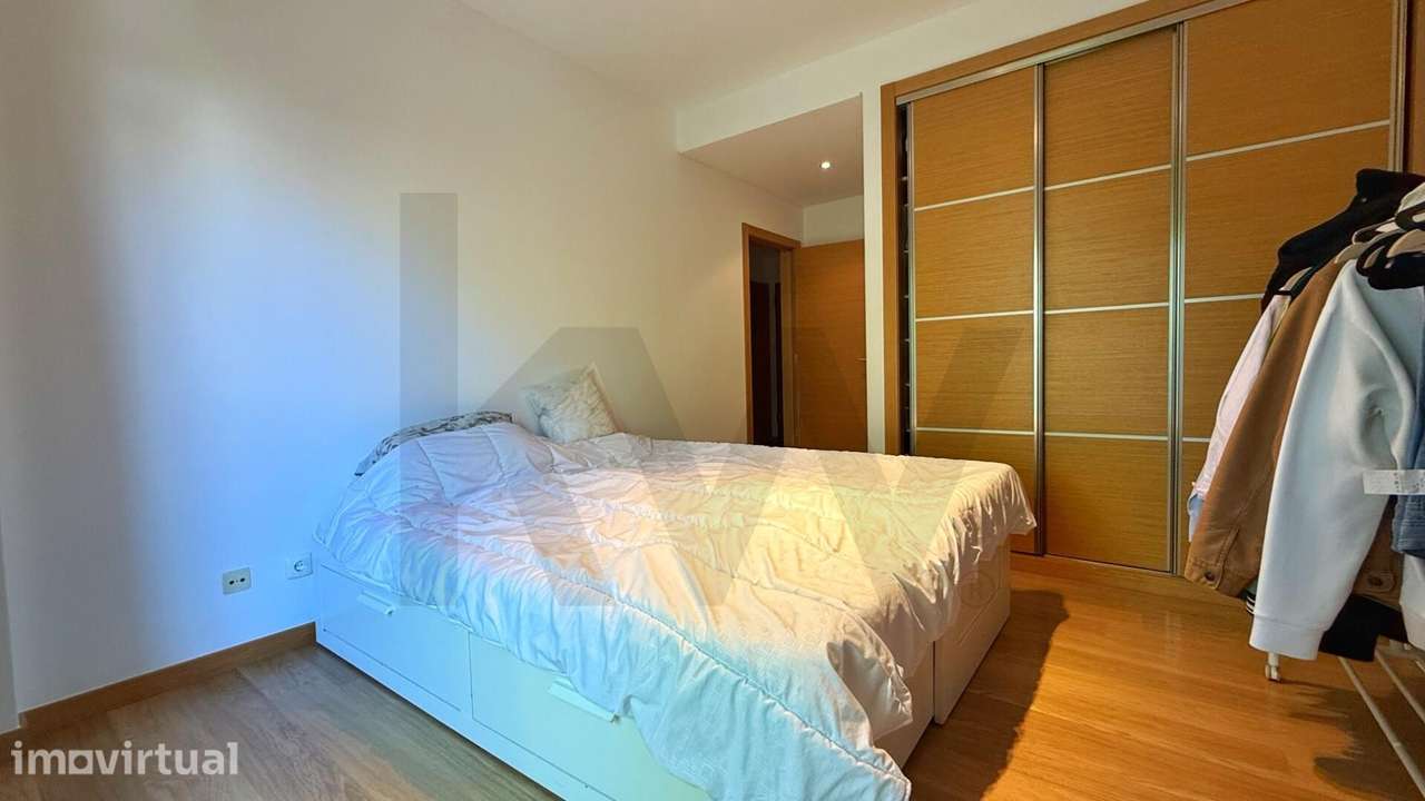Apartamento T1 localizado no condomínio fechado, parqueamento, piscina - Grande imagem: 5/22