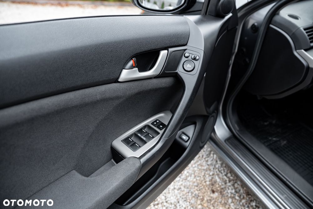 Honda Accord 2.0 S - 19