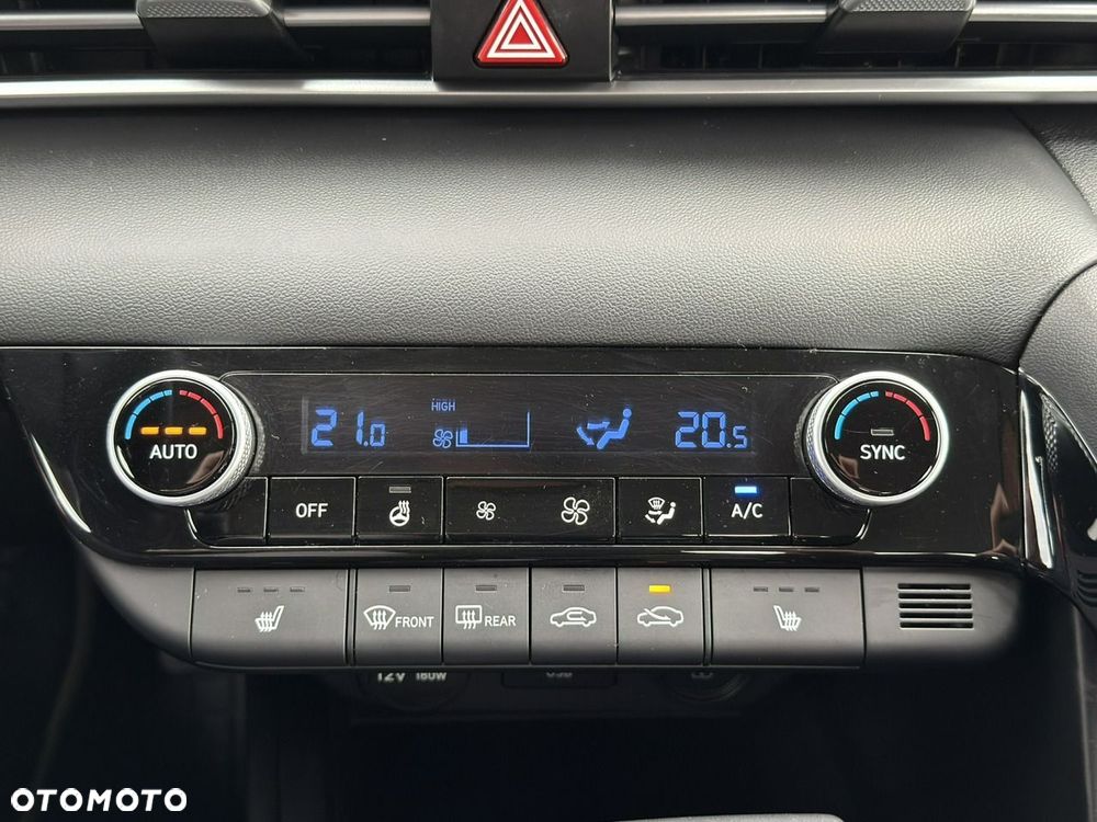 Hyundai Elantra - 27