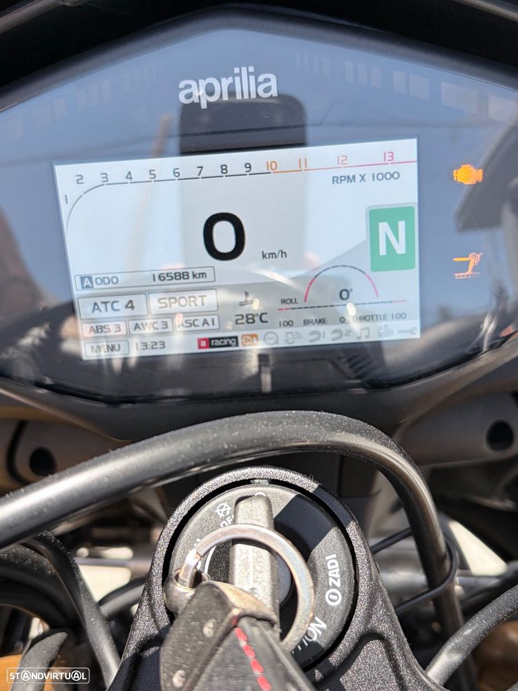 Aprilia Tuono V4 Factory - 5