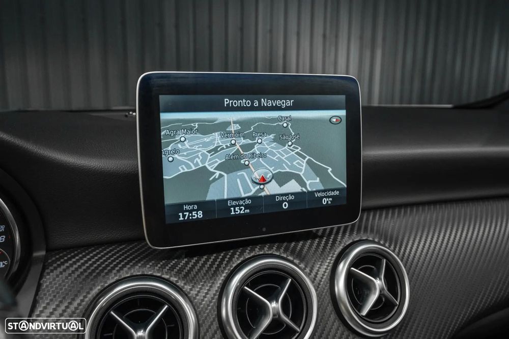 Mercedes-Benz A 180 AMG Line - 14