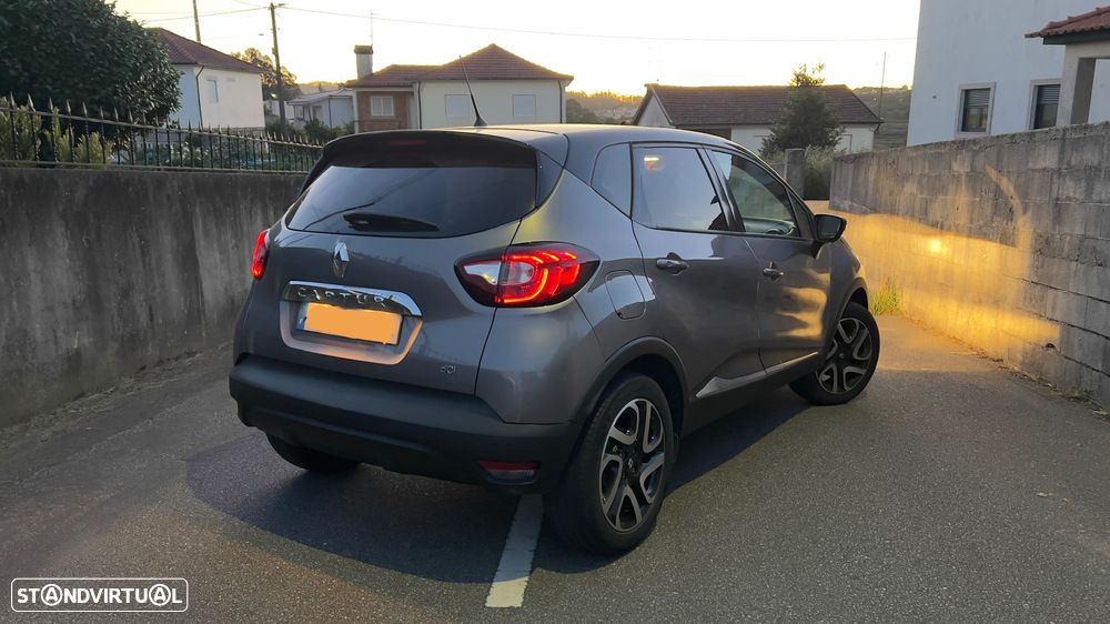 Renault Captur 1.5 dCi Exclusive - 2