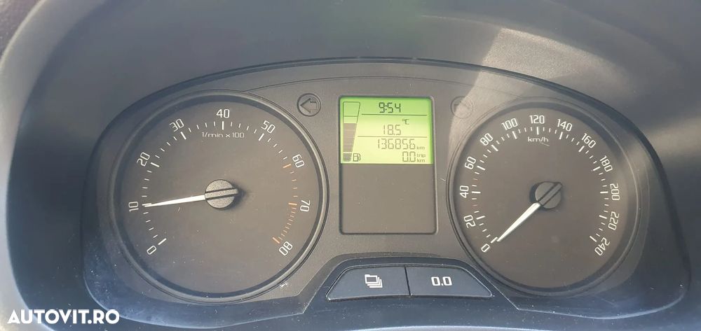 Skoda Fabia 1.2 HTP Ambiente - 11