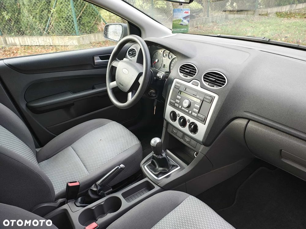 Ford Focus 1.6 16V Connection - 38