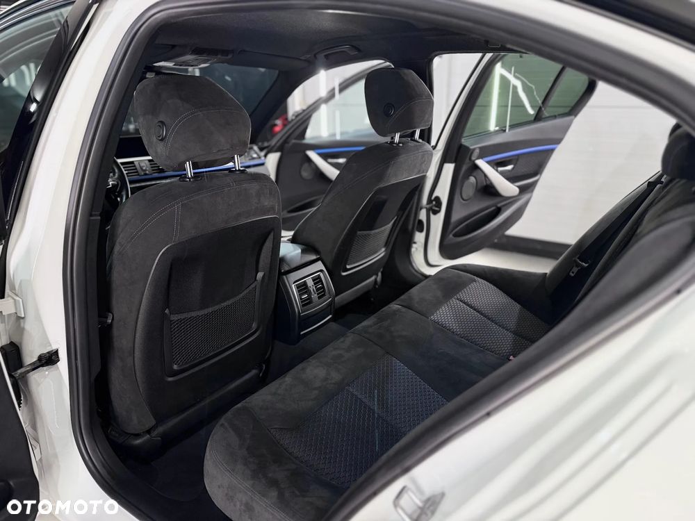 BMW Seria 3 320d M Sport - 21