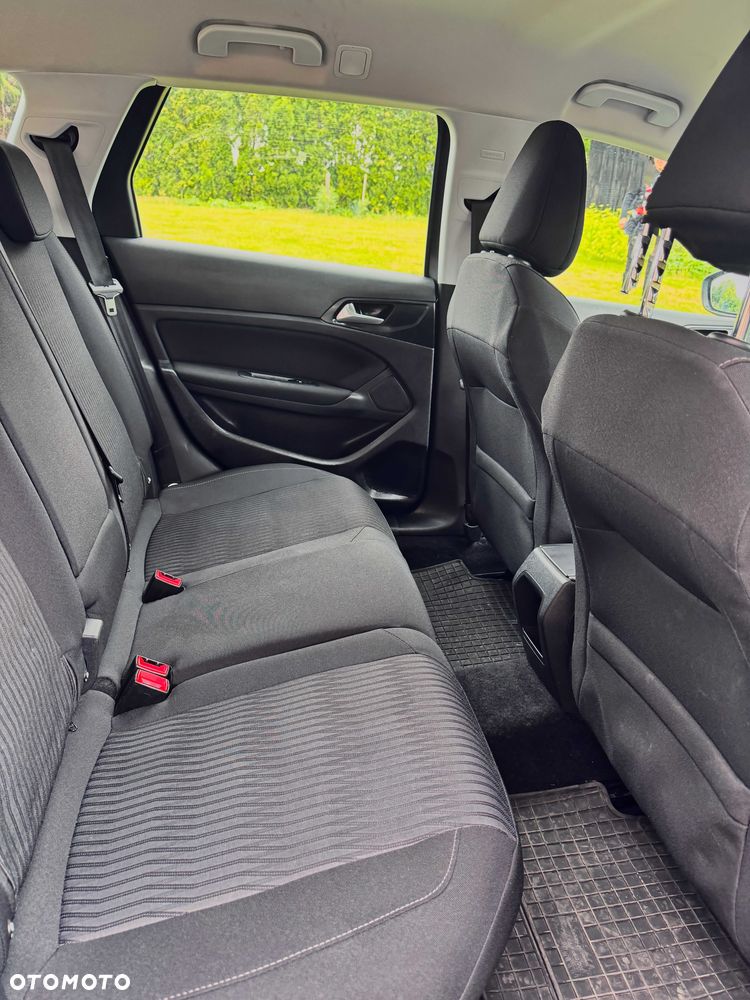 Peugeot 308 - 8