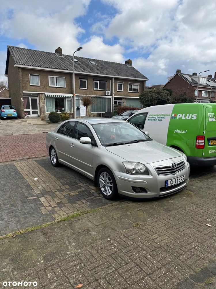 Toyota Avensis 2.2 D-4D Prestige - 1