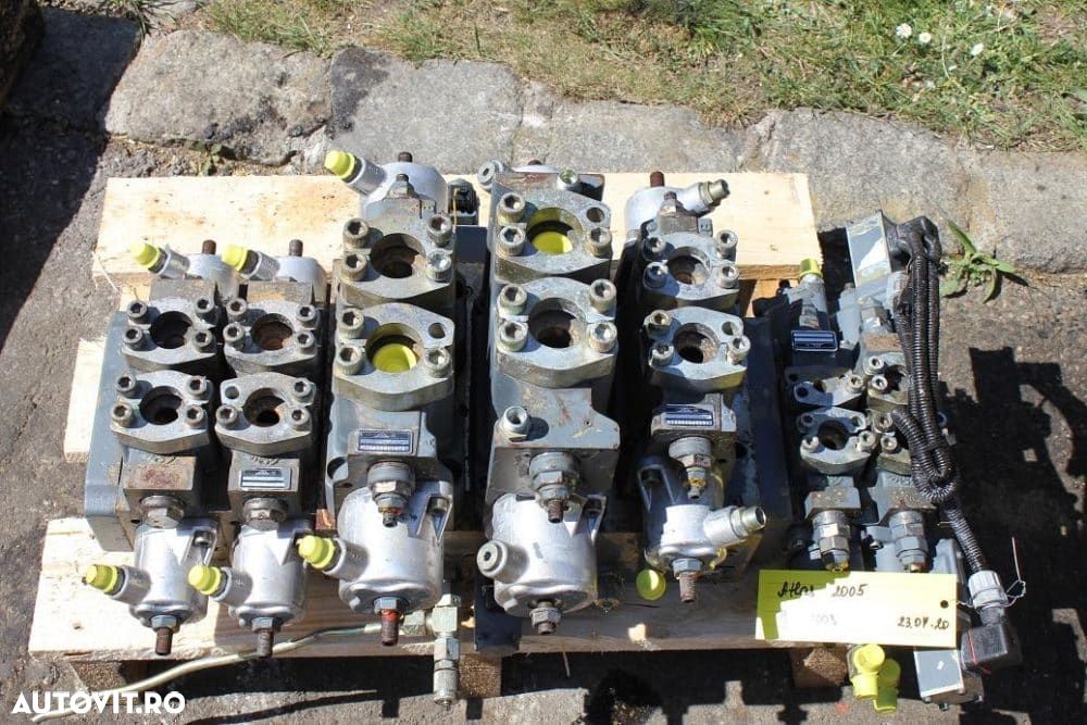 Distribuitor hidraulic excavator case cx225 ult-013046 - 1