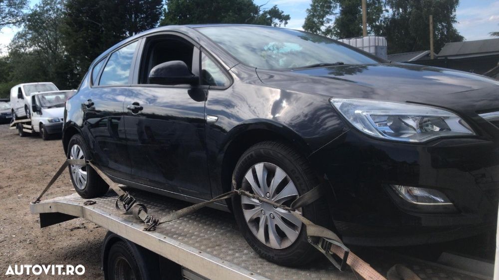 Dezmembrez Opel Astra J - 1.7 diesel/1.3 diesel - 4
