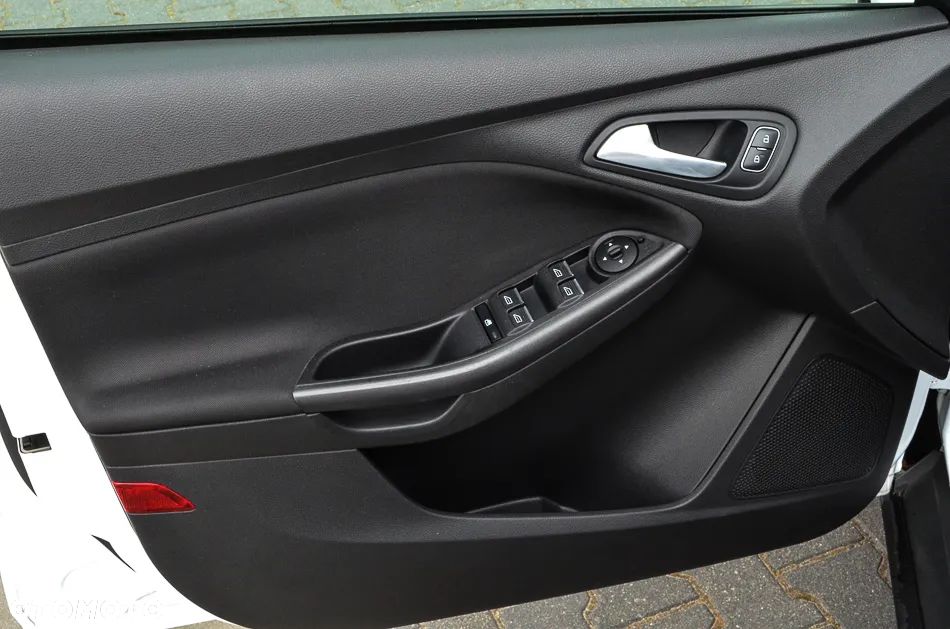 Ford Focus 1.0 EcoBoost Active X - 21