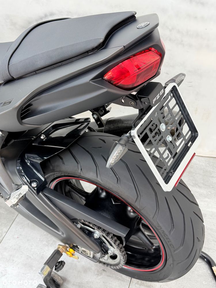Yamaha FZ8 - 14