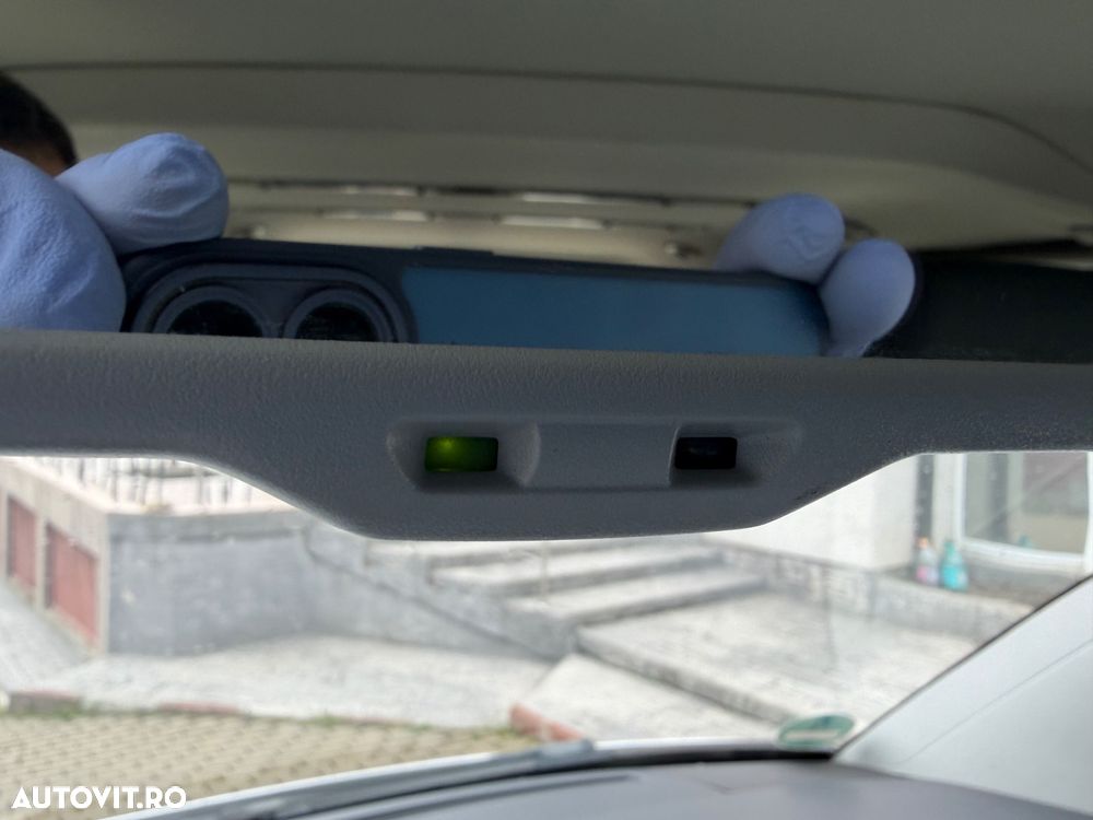 Volkswagen Caravelle - 30