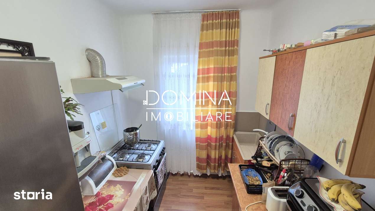 Vanzare proprietate 2 case - teren generos - facilitati complete - sat - Imagine principală: 5/10