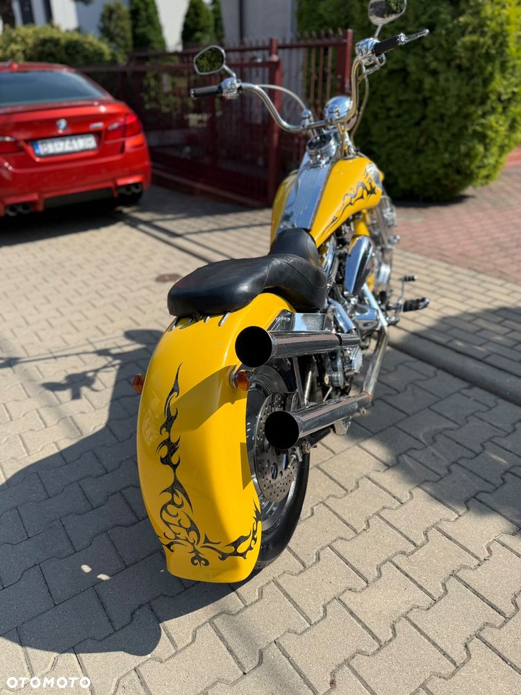 Harley-Davidson Softail Custom - 14