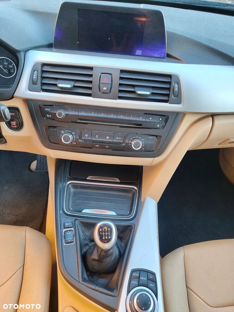 BMW Seria 3 316d - 13