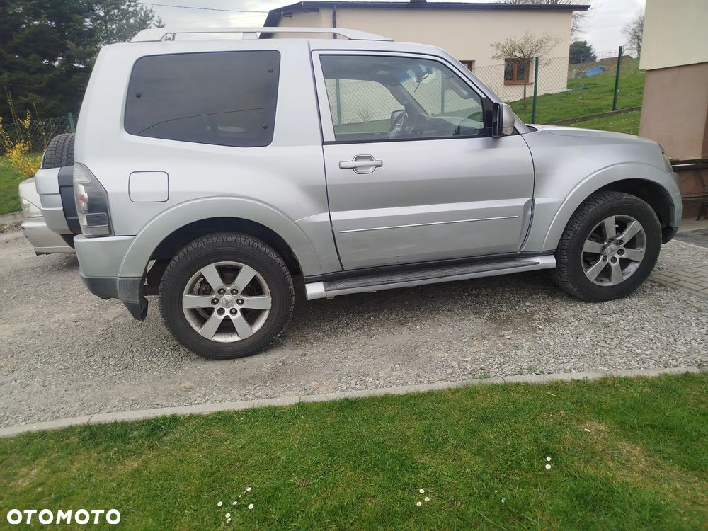 Mitsubishi Pajero - 5