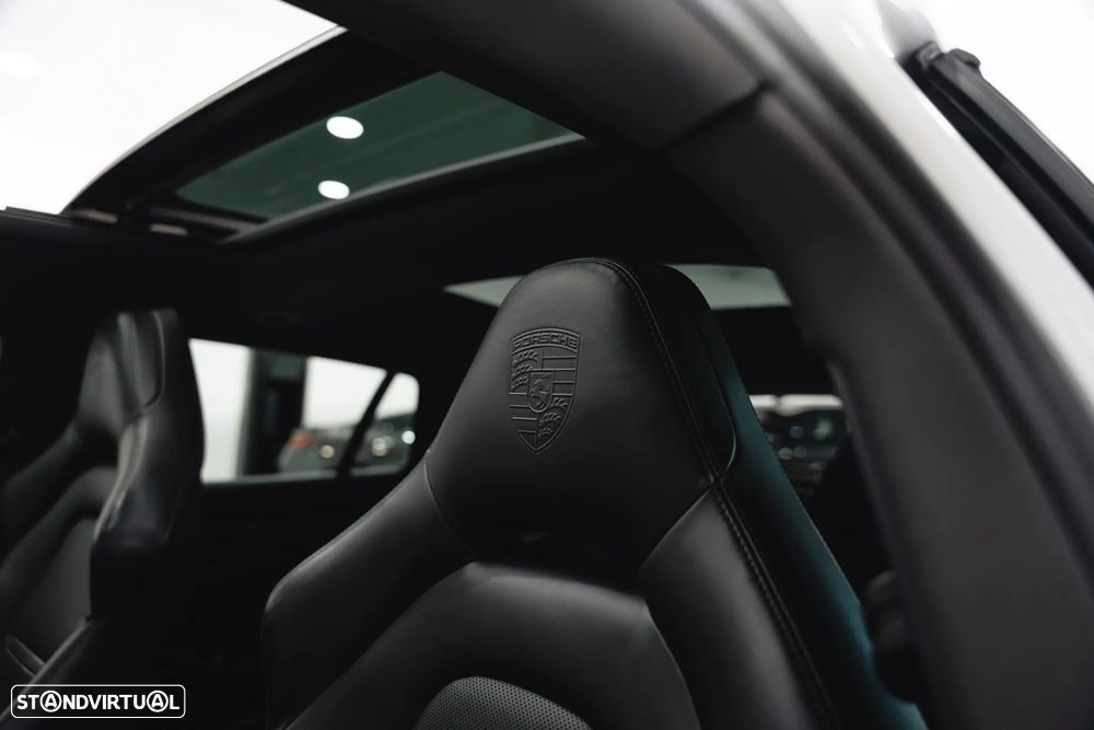 Porsche Panamera Sport Turismo 4 E-Hybrid Edition 10 Anos - 29
